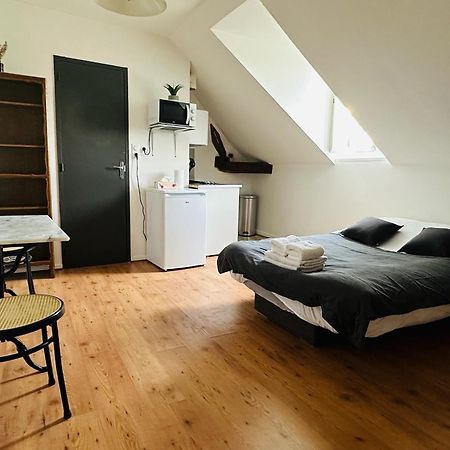 Studio 12 Proche Centre Ville Avec Wifi Parking Troyes Exterior foto