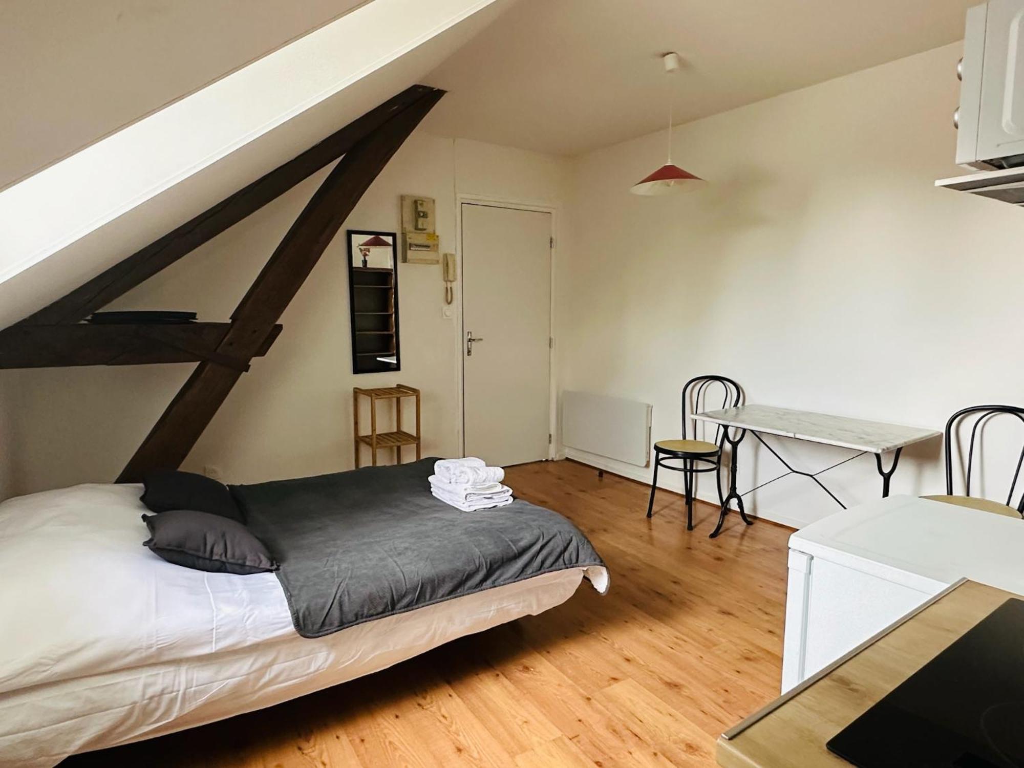 Studio 12 Proche Centre Ville Avec Wifi Parking Troyes Exterior foto
