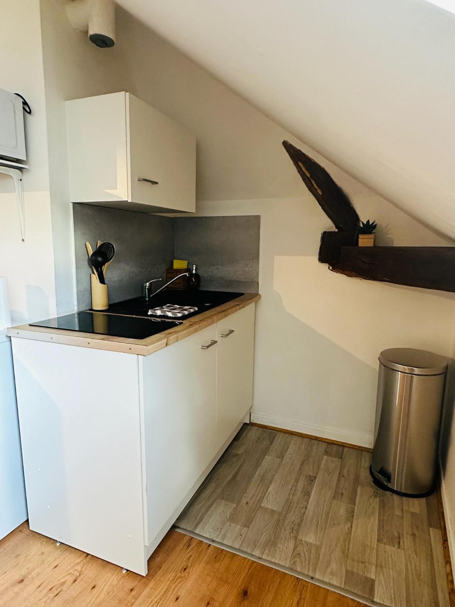 Studio 12 Proche Centre Ville Avec Wifi Parking Troyes Exterior foto
