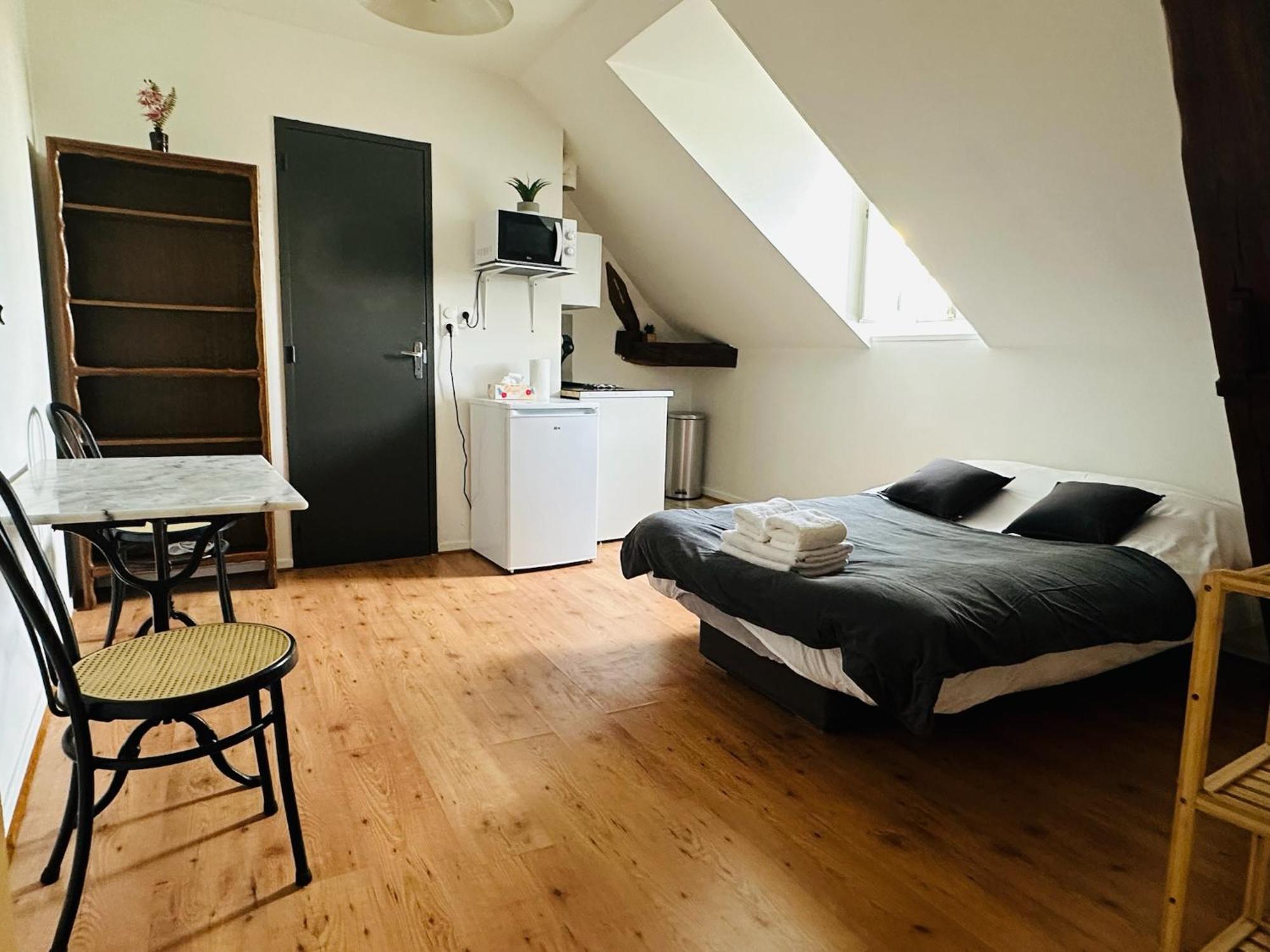 Studio 12 Proche Centre Ville Avec Wifi Parking Troyes Exterior foto